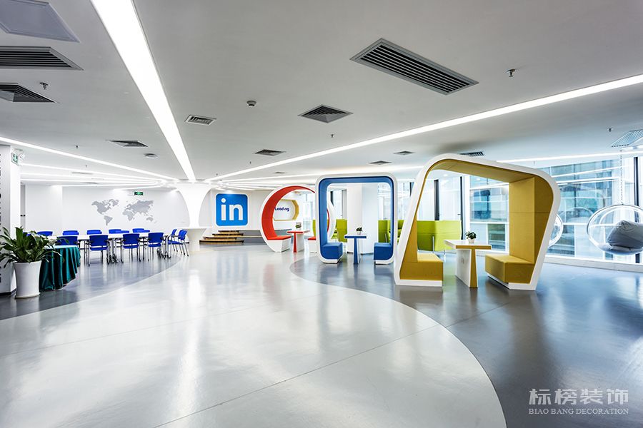 高層龍崗辦公室裝修怎么顯得有企業(yè)文化，體現(xiàn)公司特色